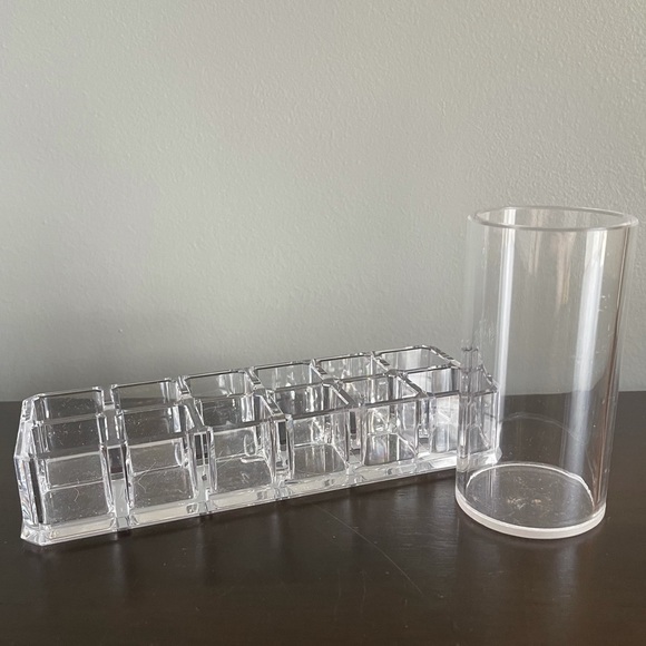Acrylic Makeup Holders - Picture 3 of 3